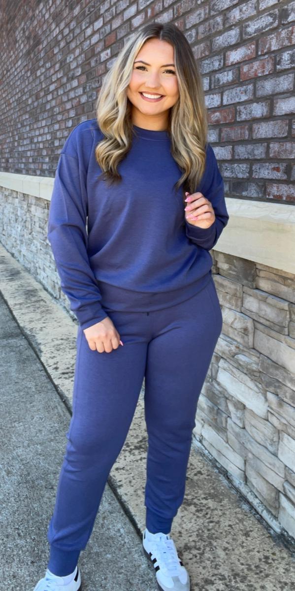 Saturday Chill Pullover Set